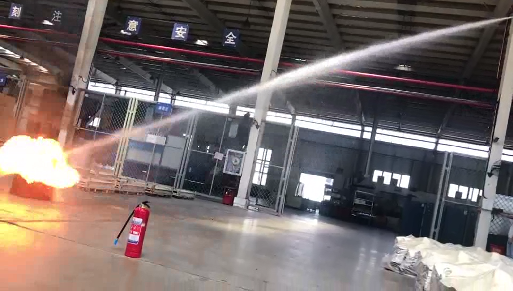 消防水炮噴水滅火 消防水炮噴水滅火